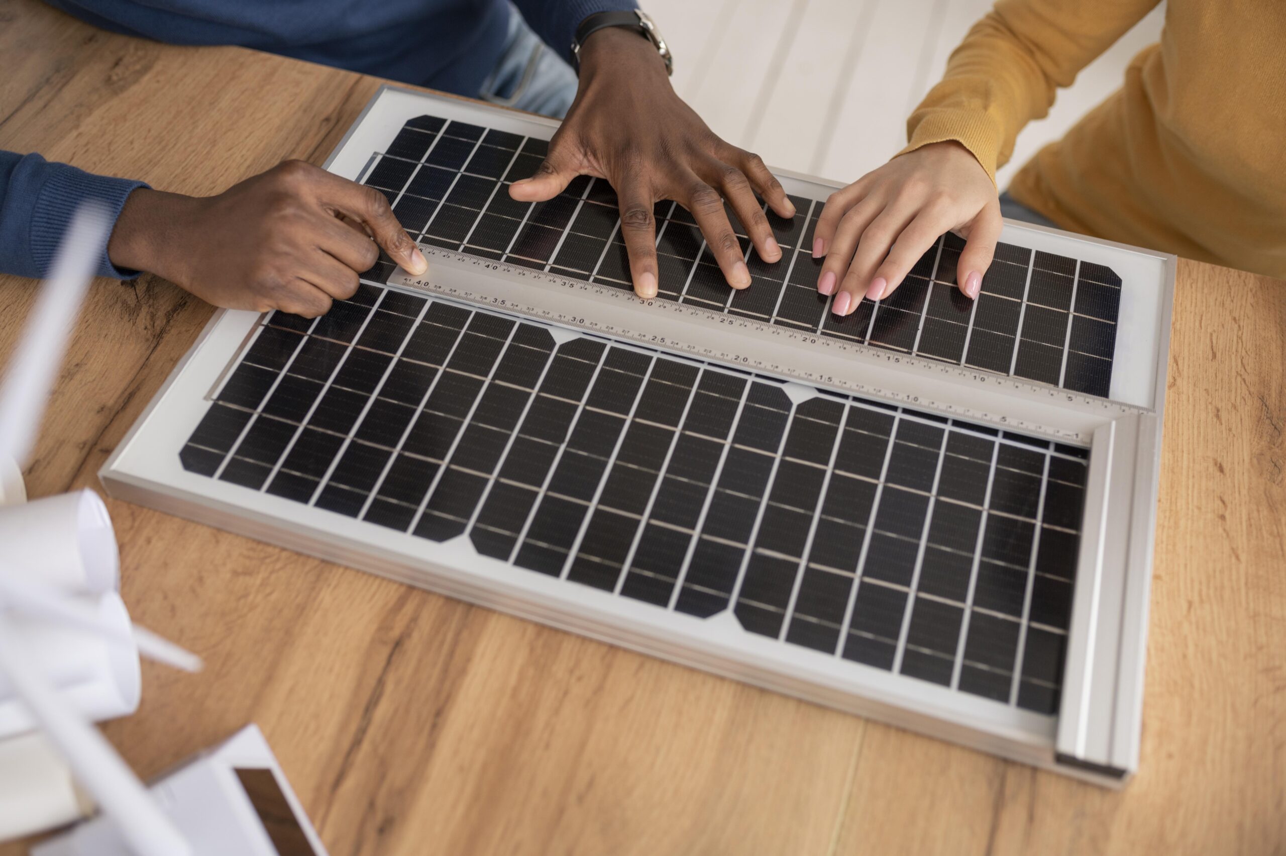 Les mythes sur l’énergie solaire : Démystifions les idées reçues